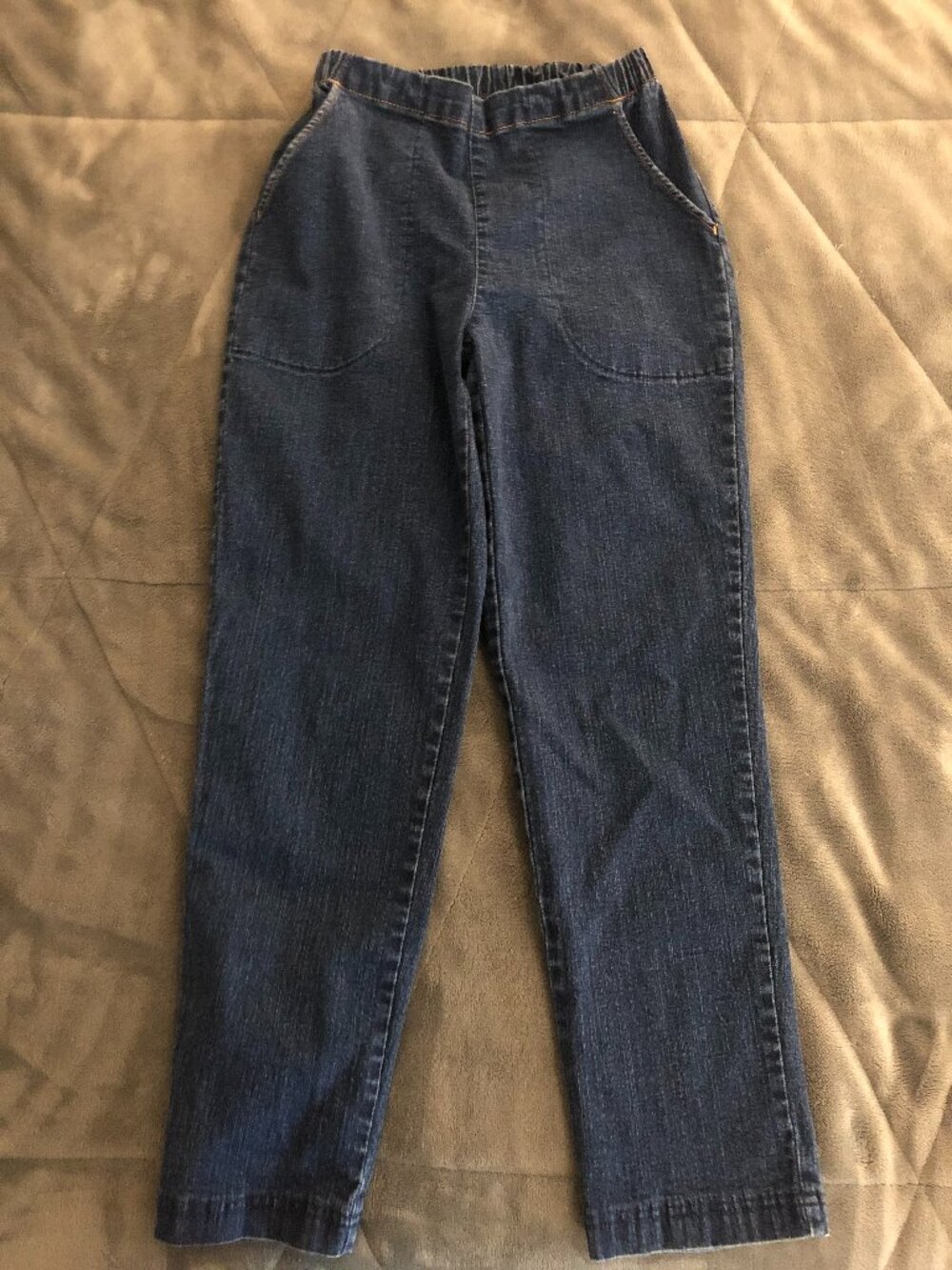 Croft & Barrow 4P Petite Stretch Short Jeans; 97% Cotton, 3% Spandex; No pockets
